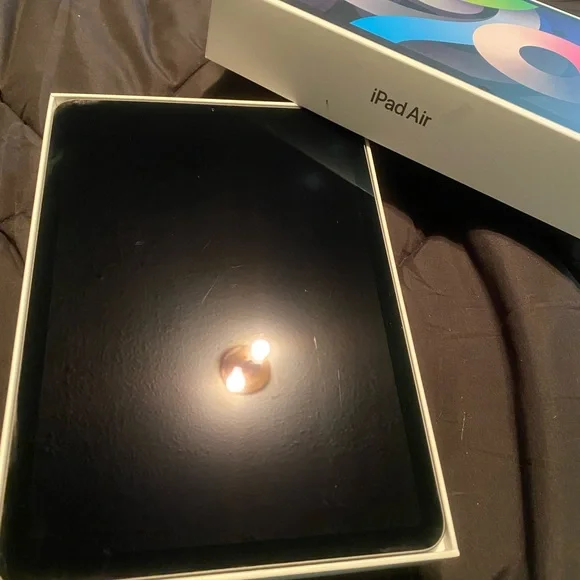 iPad Air(4th generation)
Apple Pencil (2nd generation)
iPad Smart Keyboard folio - Picture 4 of 5